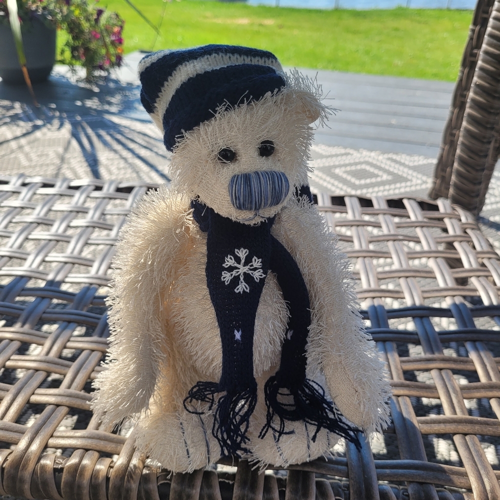 Oriental Trading Co Holiday Bear 9"